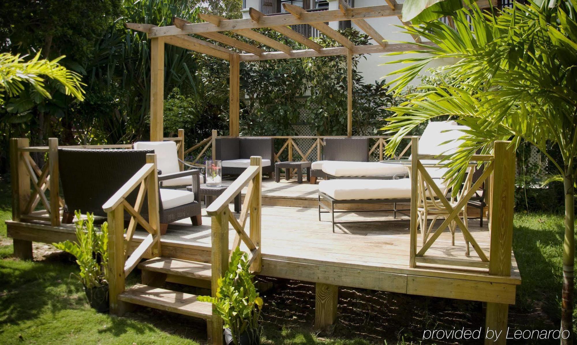 The Sugar Apple Lodging Dunmore Town Exterior photo